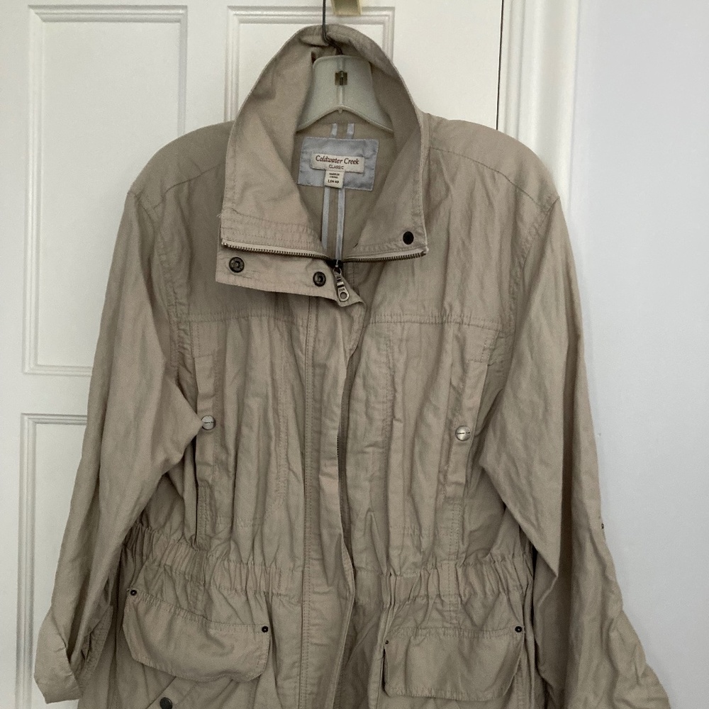Jacket - light-weight outdoor jacket, water resistant